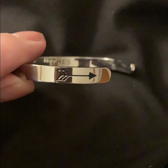 Cuff bracelet - Picture 3 of 3